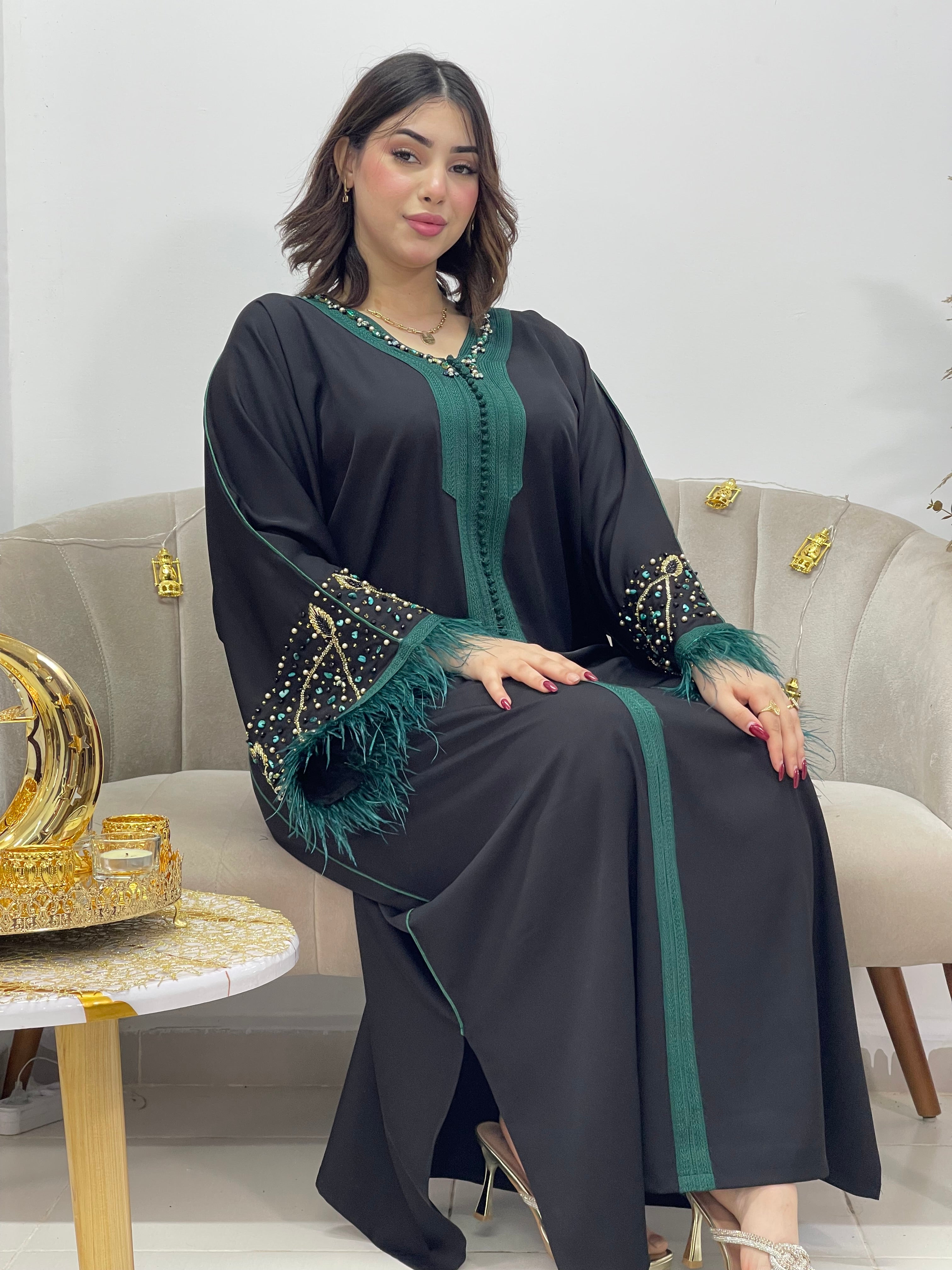 عباية أنيقة بالريش – MAISON LOUIZA |